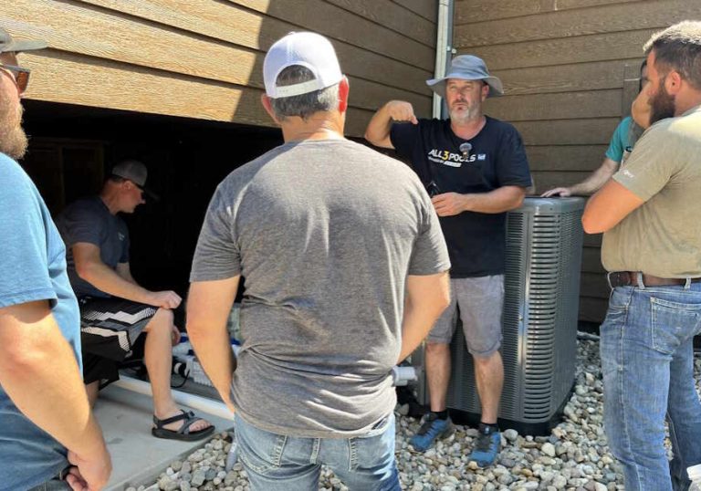 Vinyl-03-landscape-f8bc2748f8c3a98f01768b05e05d2b7e-o5w6eu904gib